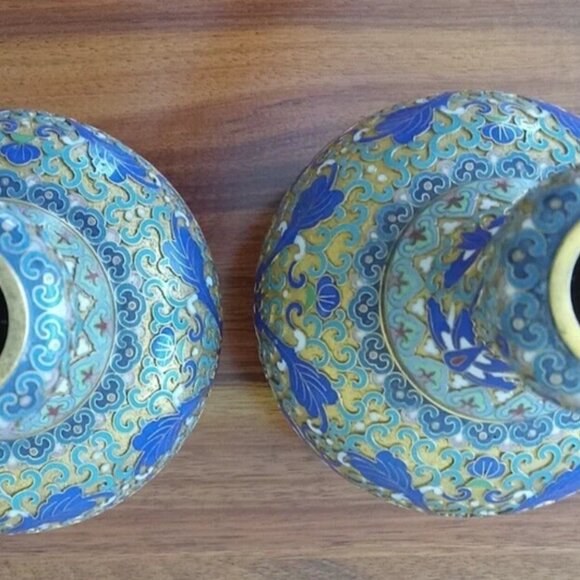 JINGFA 7" Chinese Champleve Cloisonne Garlic Head Vases Pair On Wooden Stands - Picture 2 of 6